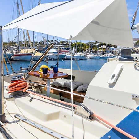 פוארטו קאלרו Seaside Chill-Out Stay On A Sail Yacht מראה חיצוני תמונה